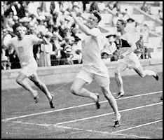 Ralph Craig winning 200 meters