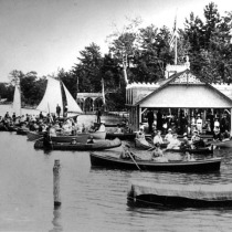 Resorters Boating at Harbor Point on Little Traverse Bay, ca. 1910 Folder 5, Box 1, Michigan Photographers Society https://bentley.umich.edu/exhibits/vac/large_images/hs6550.jpg